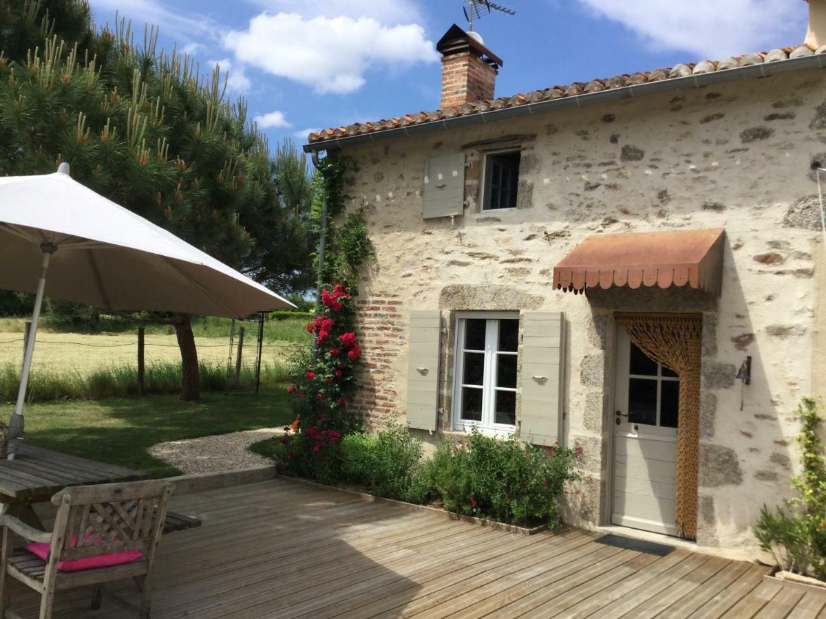 Les Epis Du Vent Bed & Breakfast Adilly ภายนอก รูปภาพ